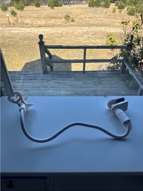 Flexible Gooseneck Phone/Tablet Mount - White